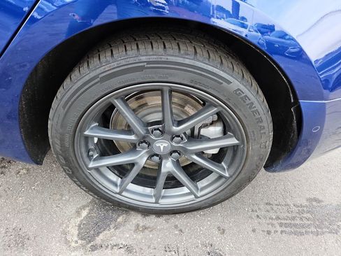 Used 2020 Tesla Model 3 Performance image 29