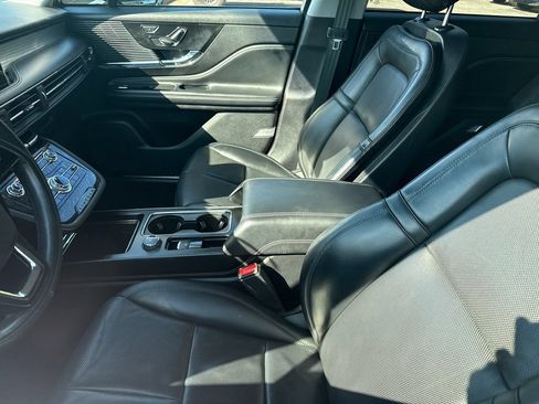 Used 2022 Lincoln Corsair AWD w/ Premium Package image 8