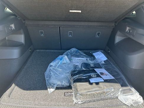 New 2026 Volkswagen Tiguan SEL R-Line AWD/4WD image 57
