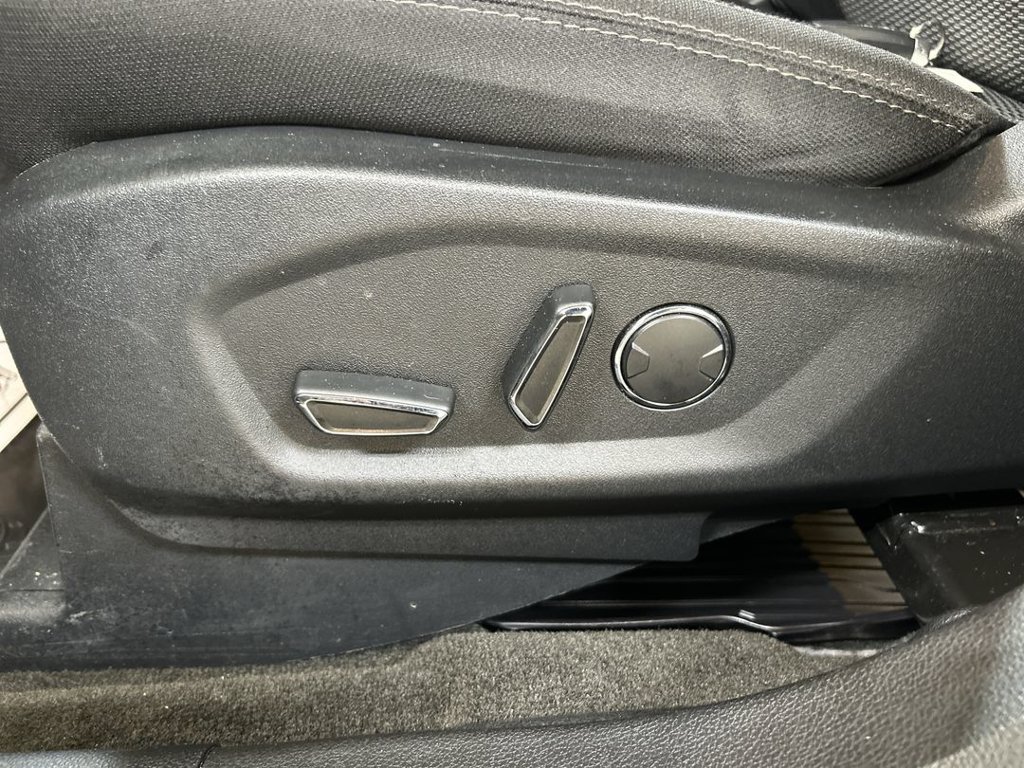 Used 2018 Ford Explorer XLT FWD image 10