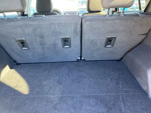 Used 2023 Chevrolet Equinox LT image 40