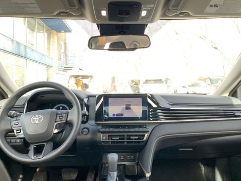 Used 2025 Toyota Camry LE image 32