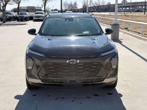 Used 2025 Chevrolet Trax ACTIV w/ Sunroof Package image 2