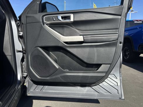 Used 2021 Ford Explorer XLT w/ Equipment Group 202A image 30