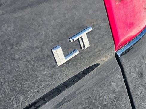 Used 2023 Chevrolet Silverado 1500 LT image 12