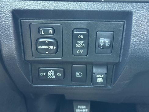 Used 2019 Toyota Tundra SR5 w/ TRD Off Road Package AWD/4WD image 28