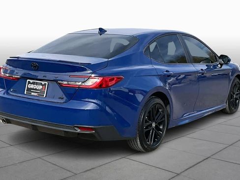 Used 2025 Toyota Camry SE image 13