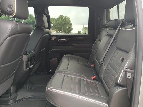 Used 2024 GMC Sierra 2500 AT4X AWD/4WD image 12