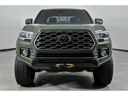 Used 2021 Toyota Tacoma TRD Off-Road w/ Technology Package AWD/4WD image 4