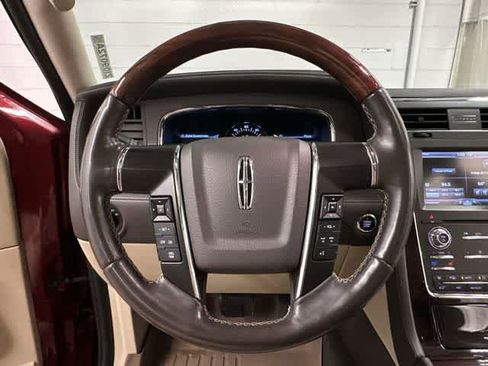 Used 2015 Lincoln Navigator 4WD w/ Equipment Group 101A Reserve image 8