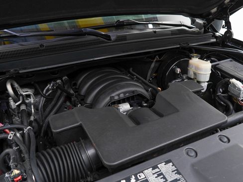 Used 2020 Chevrolet Suburban LT AWD/4WD image 26