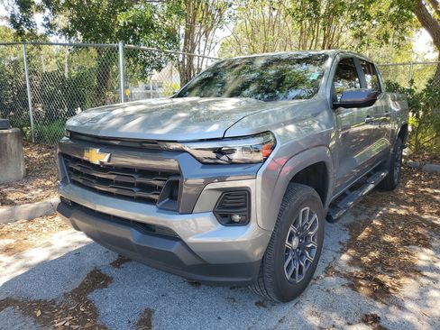 Used 2023 Chevrolet Colorado LT w/ LT Convenience Package III RWD image 3