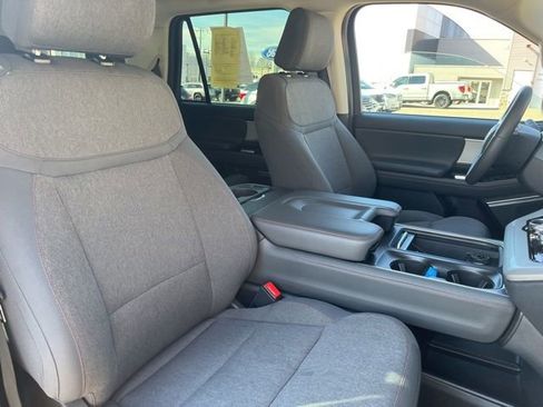 Certified 2025 Ford Expedition Active AWD/4WD image 31