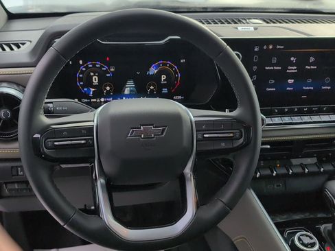 Used 2024 Chevrolet Colorado ZR2 w/ Safety Package image 17