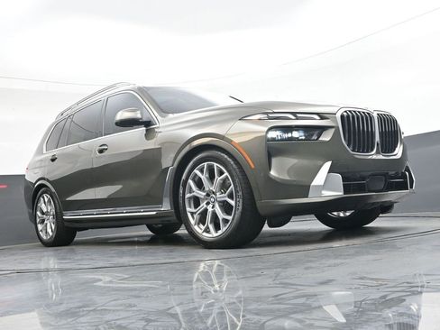 Used 2025 BMW X7 xDrive40i w/ Premium Package AWD/4WD image 35