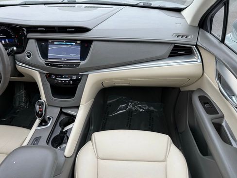 Used 2018 Cadillac XT5 Luxury w/ Driver Awareness Package image 28