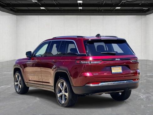 Certified 2023 Jeep Grand Cherokee Limited AWD/4WD image 7