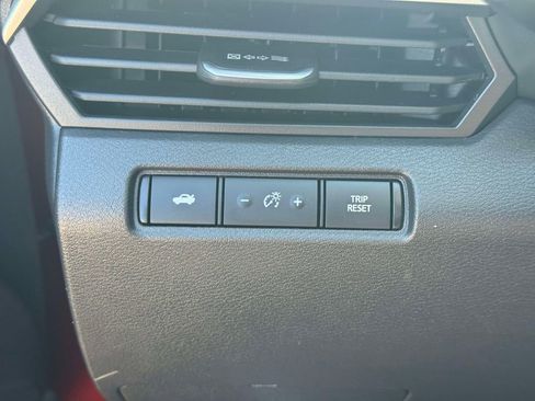 Used 2024 Nissan Altima 2.5 SV FWD image 19