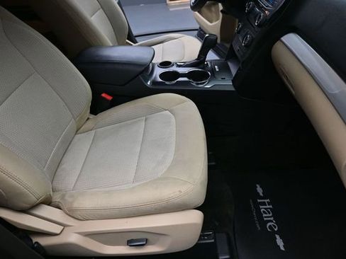 Used 2017 Ford Explorer XLT FWD image 26