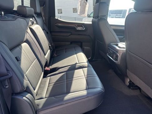 Used 2024 Chevrolet Silverado 1500 High Country w/ Technology Package image 8