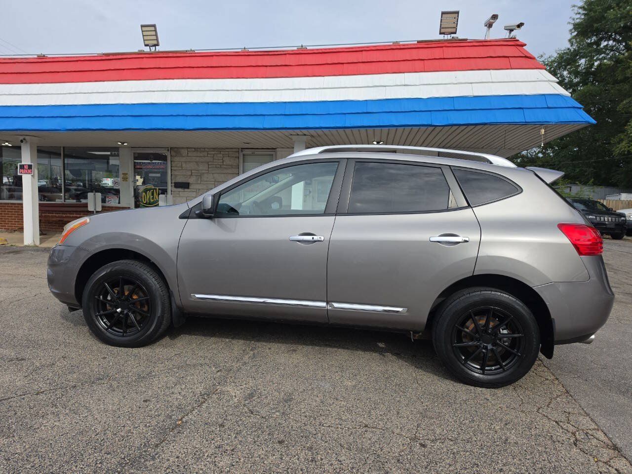 Used 2013 Nissan Rogue SV w/ Premium Pkg AWD/4WD image 3