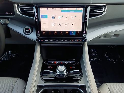 New 2026 Jeep Grand Wagoneer L Limited AWD/4WD image 3