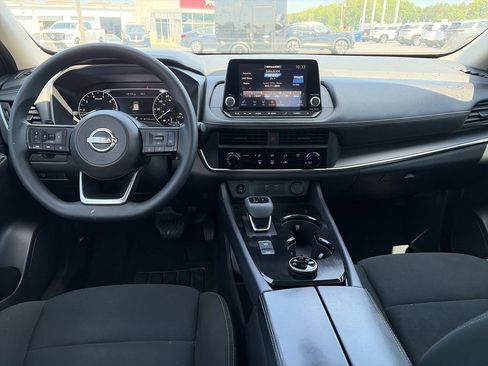 Used 2024 Nissan Rogue S AWD/4WD image 11