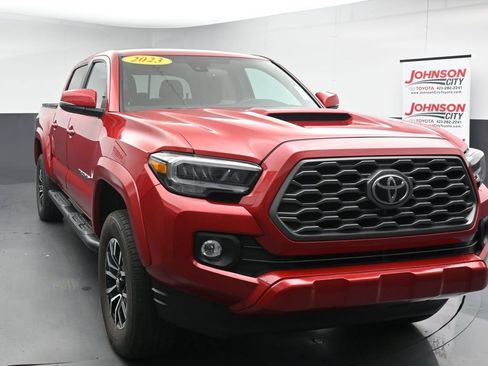 Used 2023 Toyota Tacoma TRD Sport AWD/4WD image 3