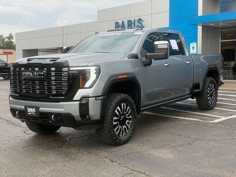 Used 2025 GMC Sierra 2500 Denali Ultimate AWD/4WD image 3