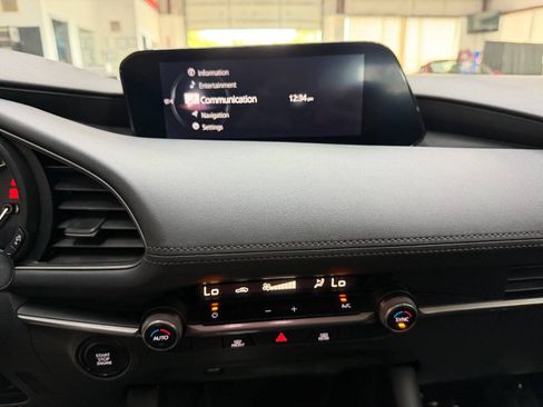Used 2021 MAZDA MAZDA3 s FWD image 27