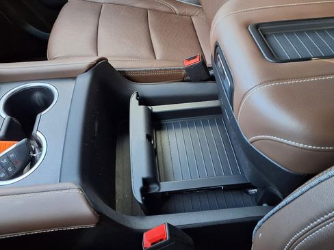 Used 2023 Chevrolet Tahoe High Country image 40