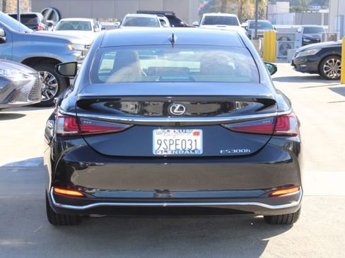 Certified 2025 Lexus ES 300h w/ Premium Package image 19