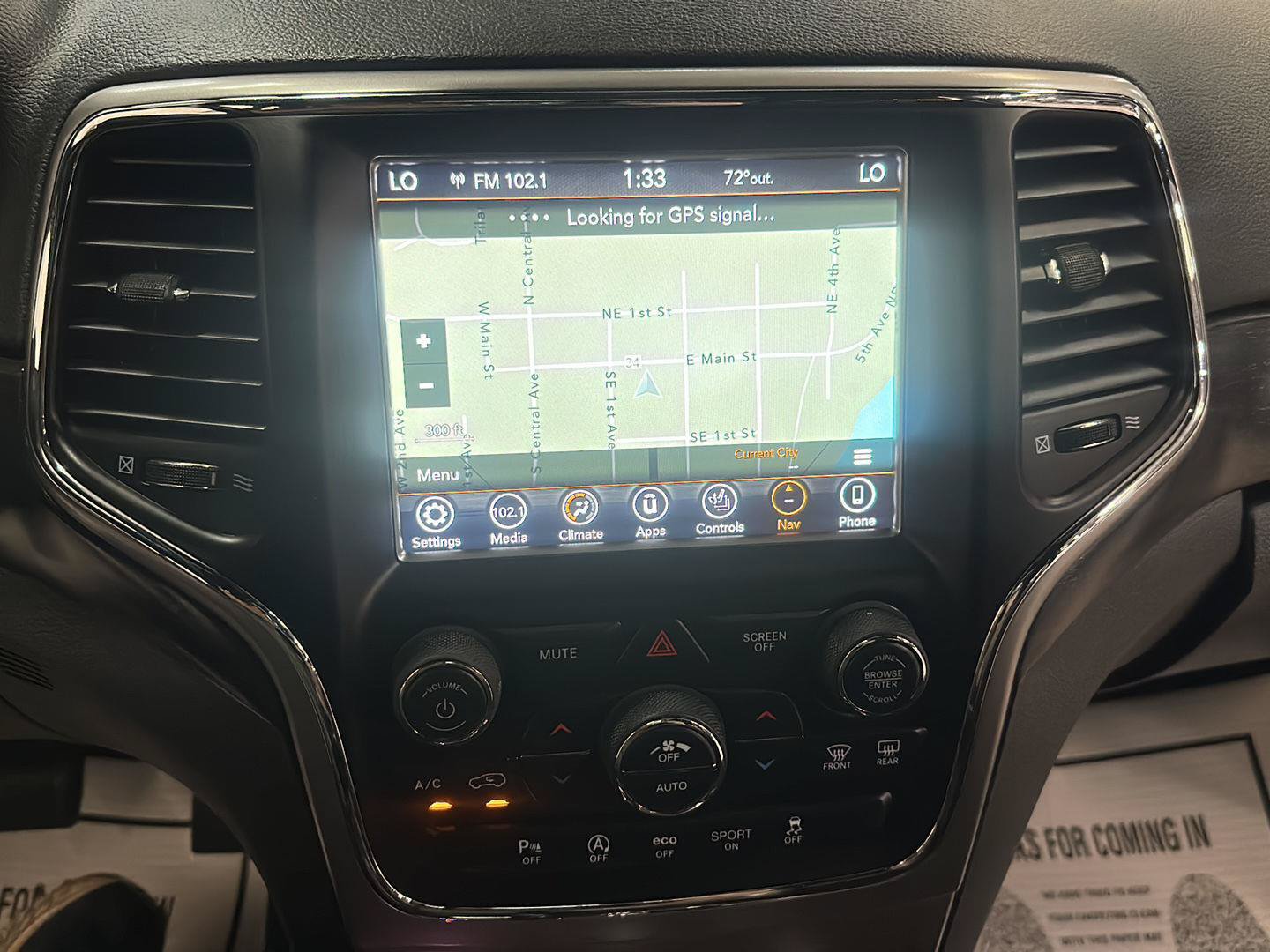 Used 2018 Jeep Grand Cherokee Altitude AWD/4WD image 22