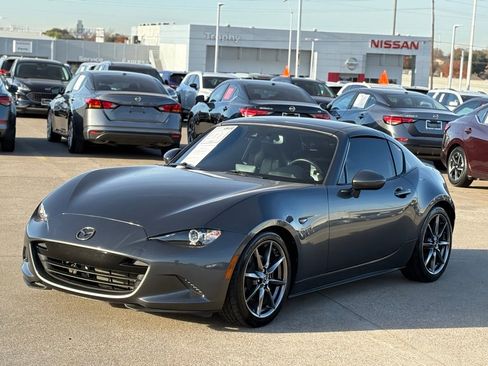 Used 2019 MAZDA MX-5 Miata RF Grand Touring image 3