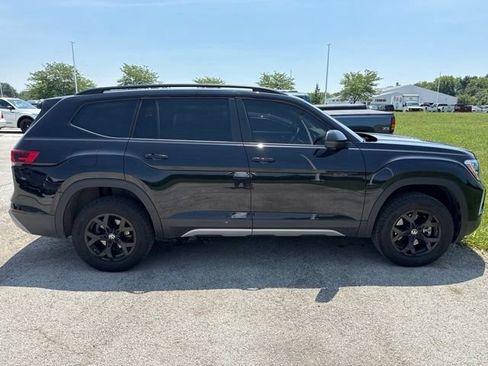 Used 2024 Volkswagen Atlas Peak Edition SE AWD/4WD image 6