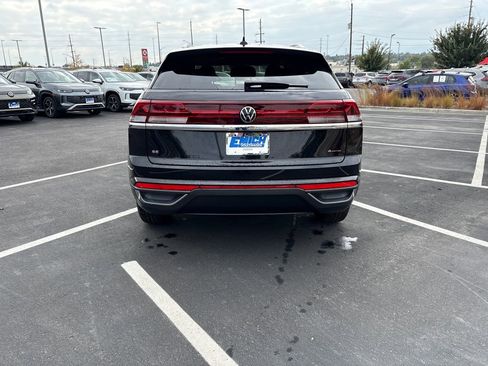 New 2026 Volkswagen Atlas Cross Sport SE image 4