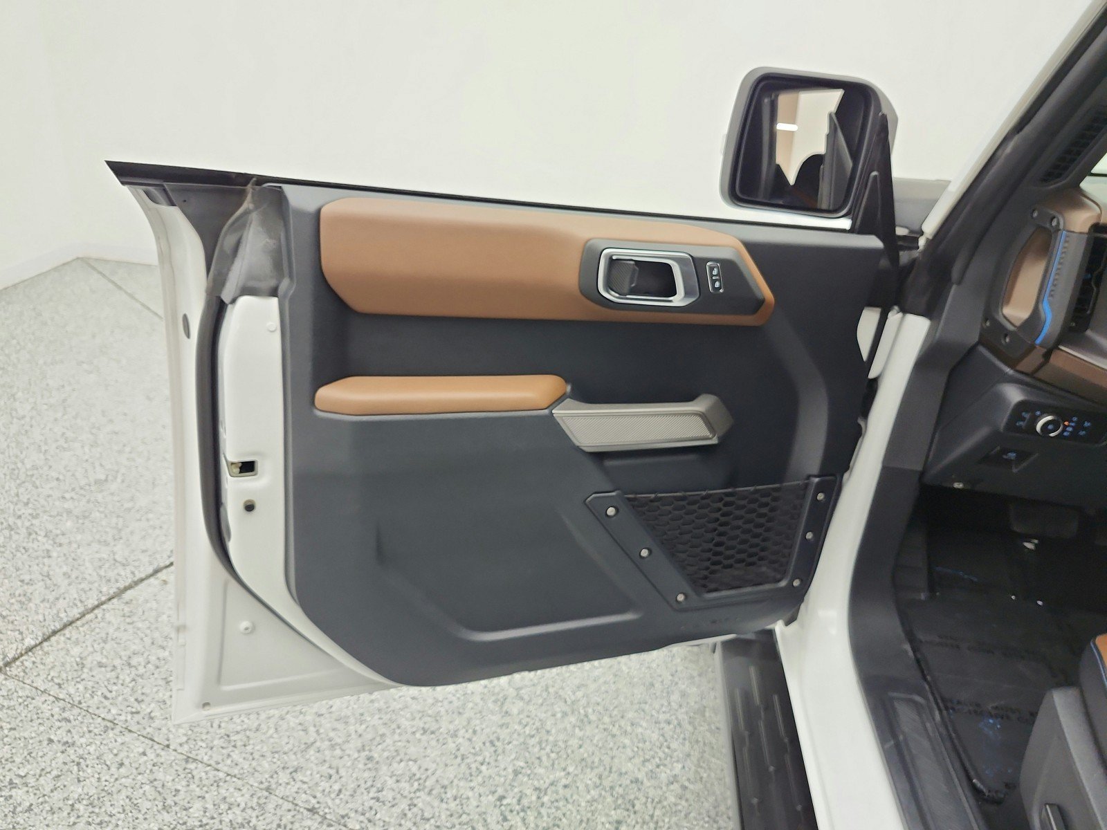 Used 2022 Ford Bronco Outer Banks AWD/4WD image 14