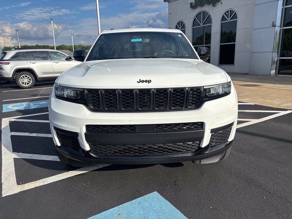 Used 2024 Jeep Grand Cherokee L Altitude AWD/4WD image 4