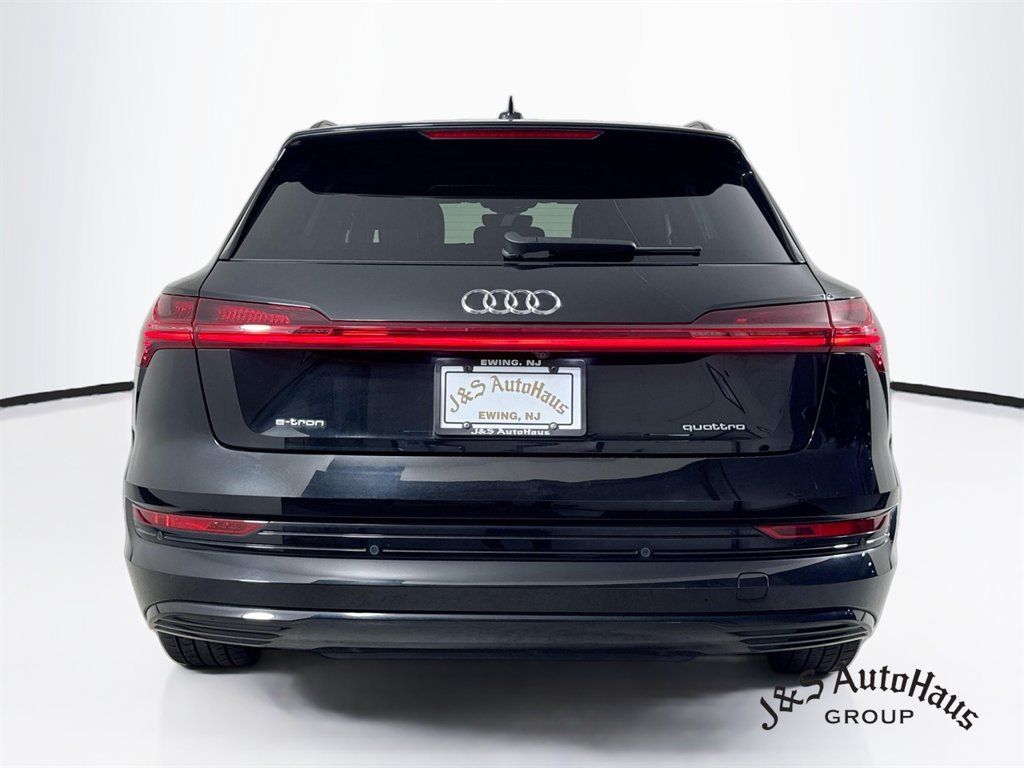 Used 2022 Audi e-tron Premium AWD/4WD image 6