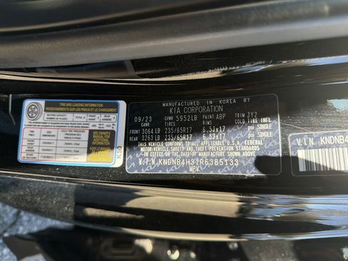 Used 2024 Kia Carnival LX image 31