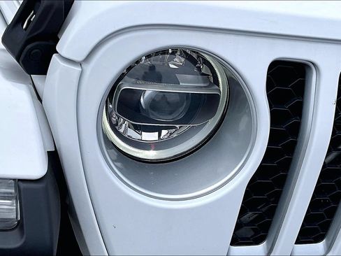 Used 2020 Jeep Gladiator Overland AWD/4WD image 31