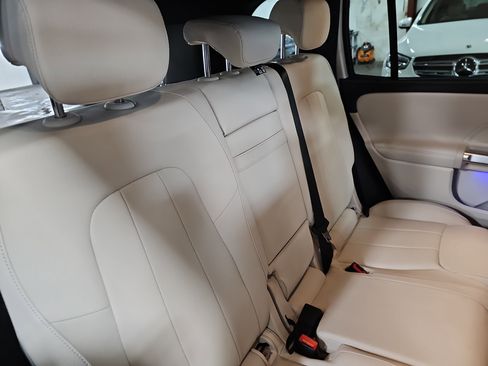 New 2026 Mercedes-Benz GLB 250 image 12