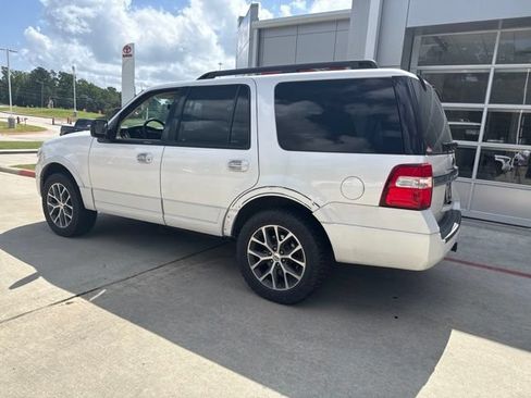 Used 2017 Ford Expedition XLT w/ Equipment Group 202A RWD image 3