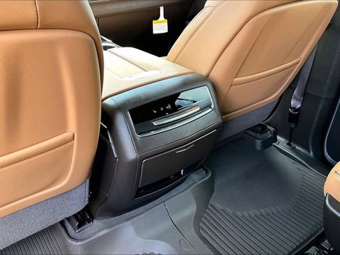 Used 2026 Cadillac Escalade ESV Luxury w/ Touring Package AWD/4WD image 10