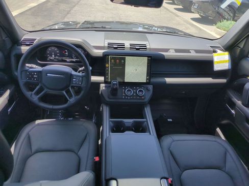 New 2026 Land Rover Defender 130 X-Dynamic SE AWD/4WD image 25