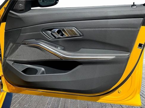 Used 2025 BMW M3 w/ Executive Package RWD image 27