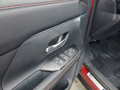 New 2026 Nissan Kicks SR w/ Illumination Package FWD image 15