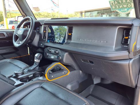 Used 2024 Ford Bronco Badlands AWD/4WD image 10