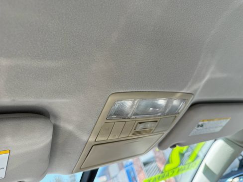 Used 2012 Toyota Venza LE FWD image 15