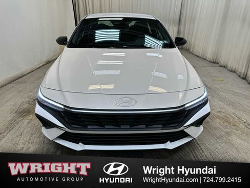 Certified 2025 Hyundai Elantra SEL image 2